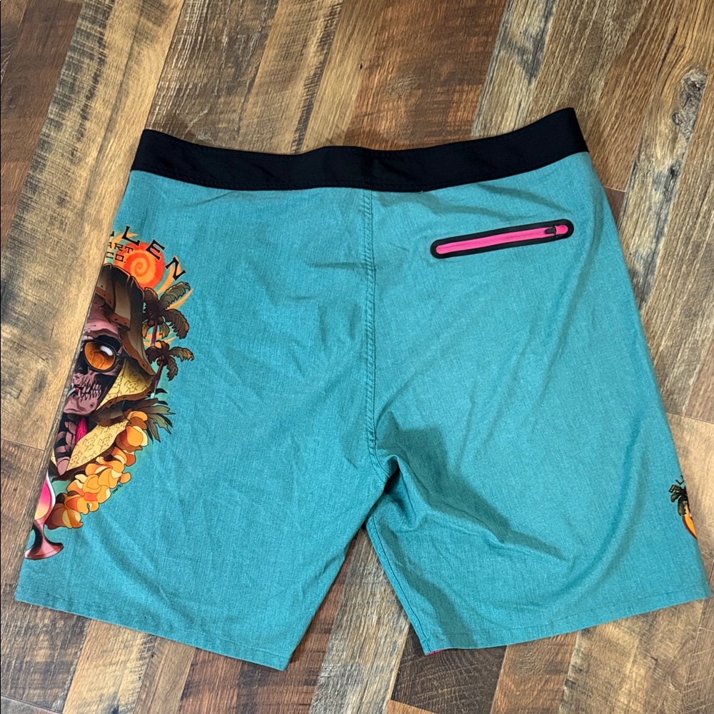 Sullen Art Collective "Sun Bum" Choloha Tropical Reaper Boardshorts - Size 40 - Picture 4 of 6